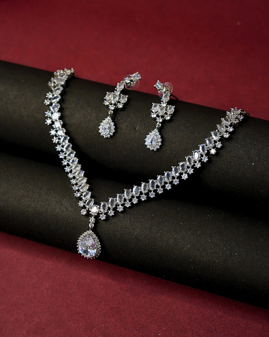 Elegant Ethnic Necklace Set for Party Wear