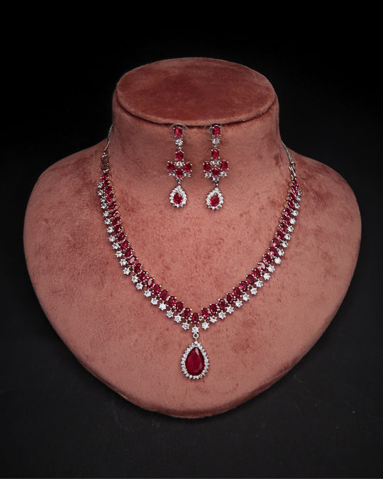 Women’s Jewelry Necklace – Sparkling American Diamond