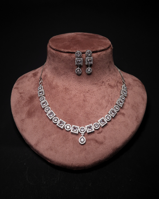 Premium Women’s Necklace Set – American Diamond