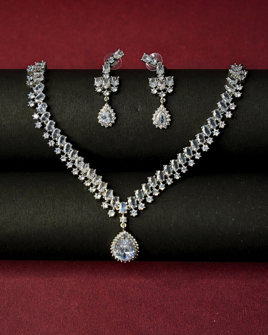 Elegant Ethnic Necklace Set for Party Wear