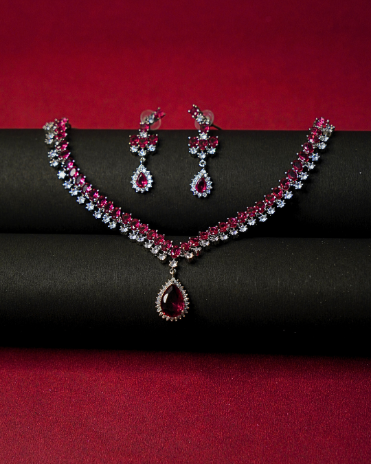 Women’s Jewelry Necklace – Sparkling American Diamond