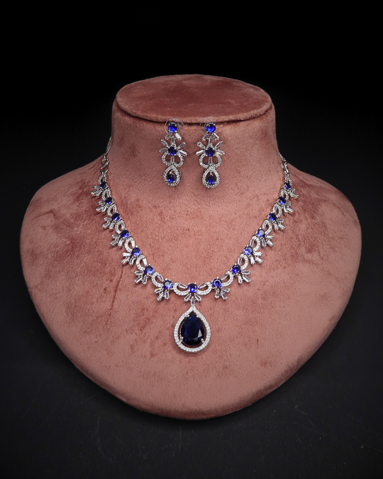 Women’s Necklace Set – Elegant Stone Design