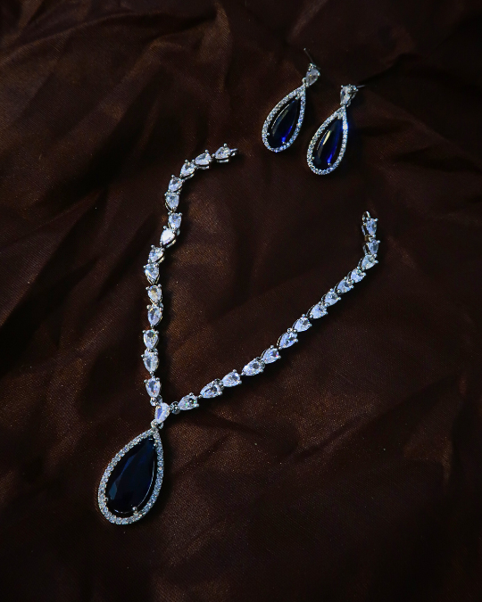 Sophisticated American Diamond Necklace