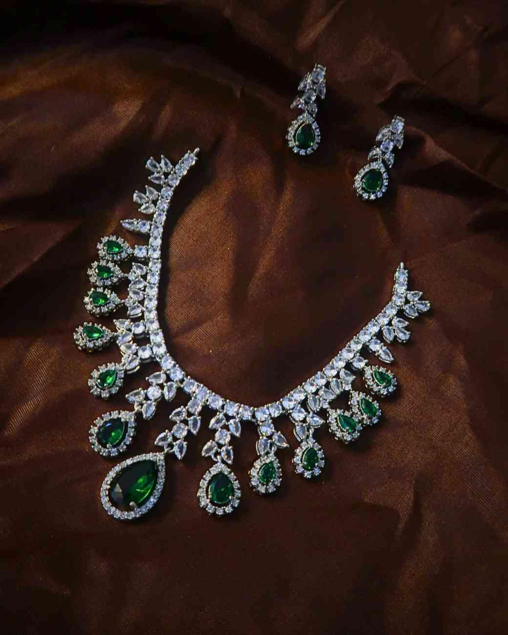 Classic Women’s Necklace with Stone Detail