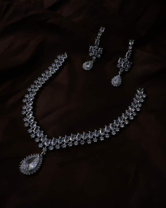 Elegant Ethnic Necklace Set for Party Wear