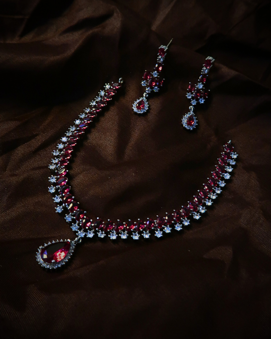 Women’s Jewelry Necklace – Sparkling American Diamond