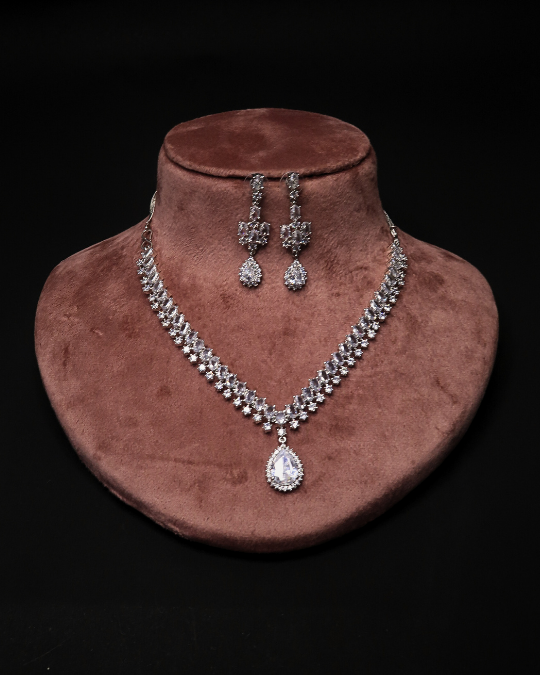 Elegant Ethnic Necklace Set for Party Wear