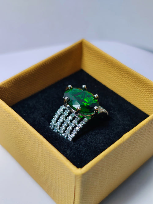 American Platinum Crest Diamond Ring